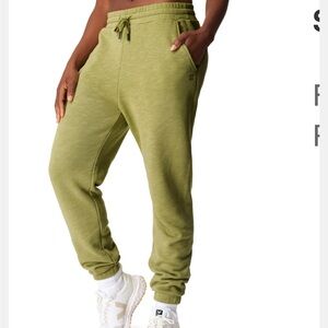 MOVING SALE! Sweaty Betty Essentials Sweatpants in Fern